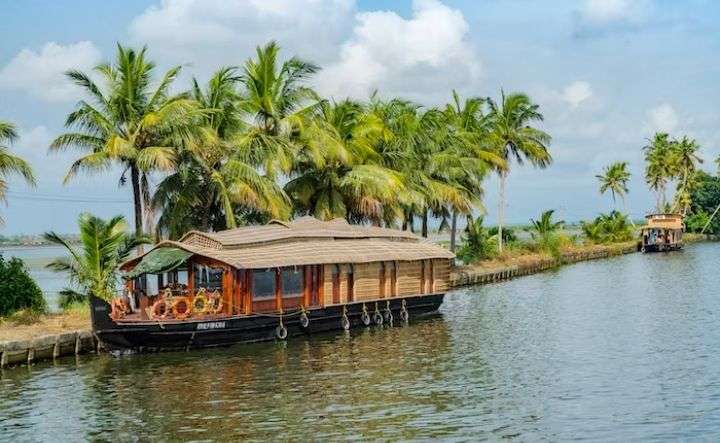 6 Best Tourist Places in Kerala