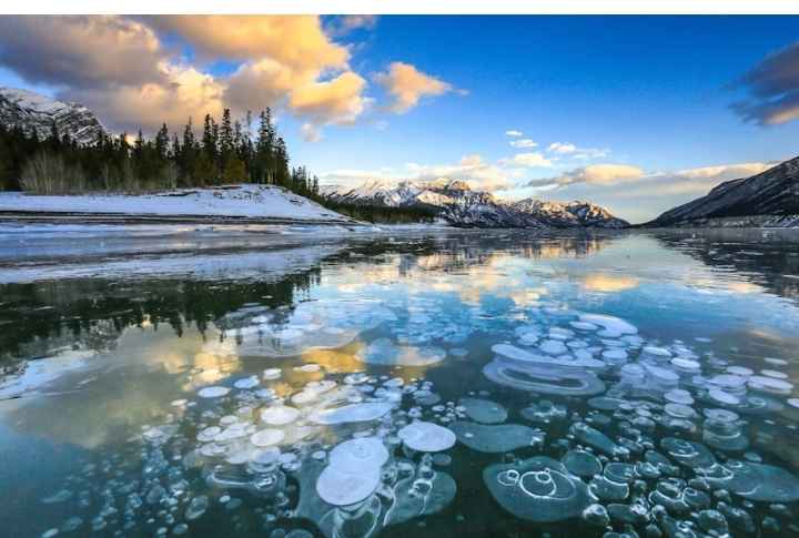 Abraham Lake canada: An exciting Wonder of Alberta 2024